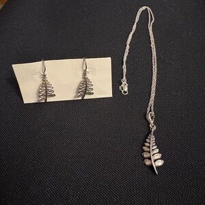 Elegant Sterling Silver Leaf Jewelry Set